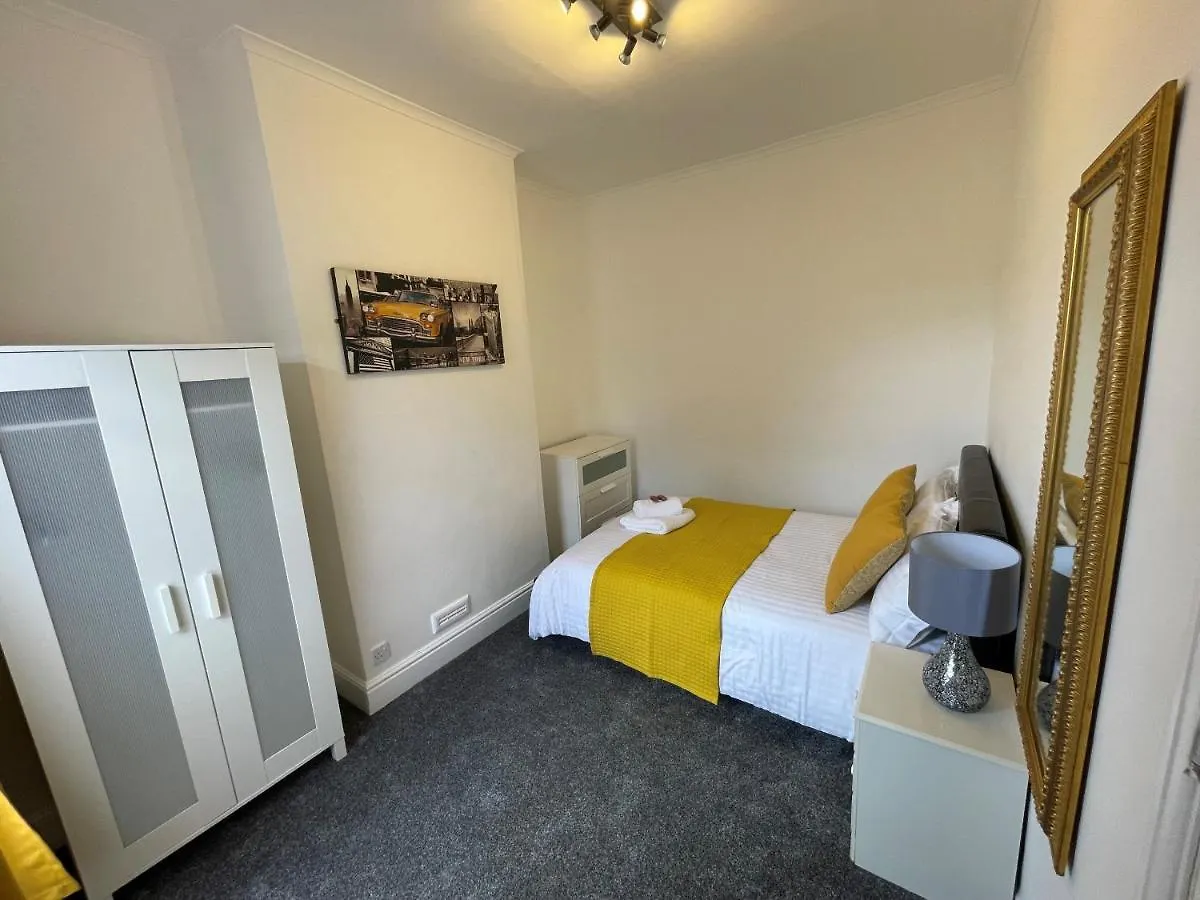 Ferienhaus Robinhuts - 3 Bed Accommodation -Perfect For Contractors, Families & Students Kingston upon Hull
