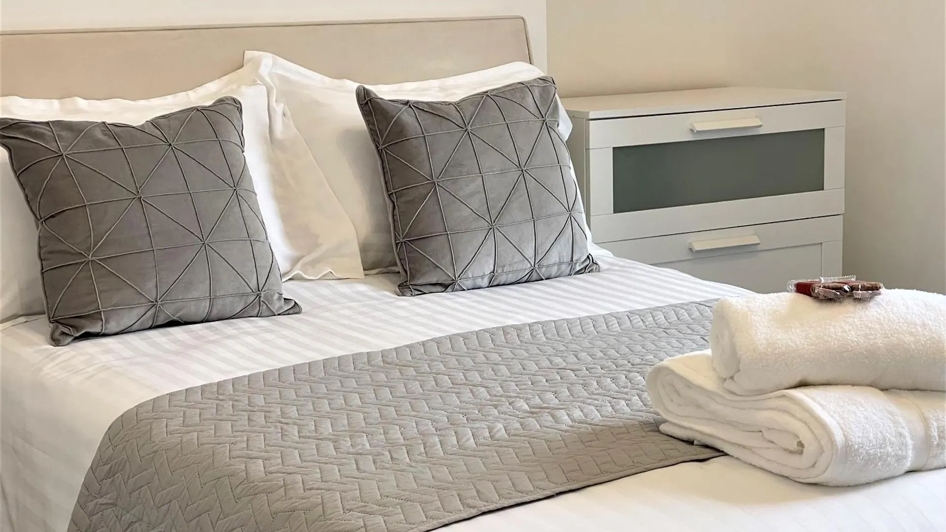 Ferienhaus Robinhuts - 3 Bed Accommodation -Perfect For Contractors, Families & Students Kingston upon Hull