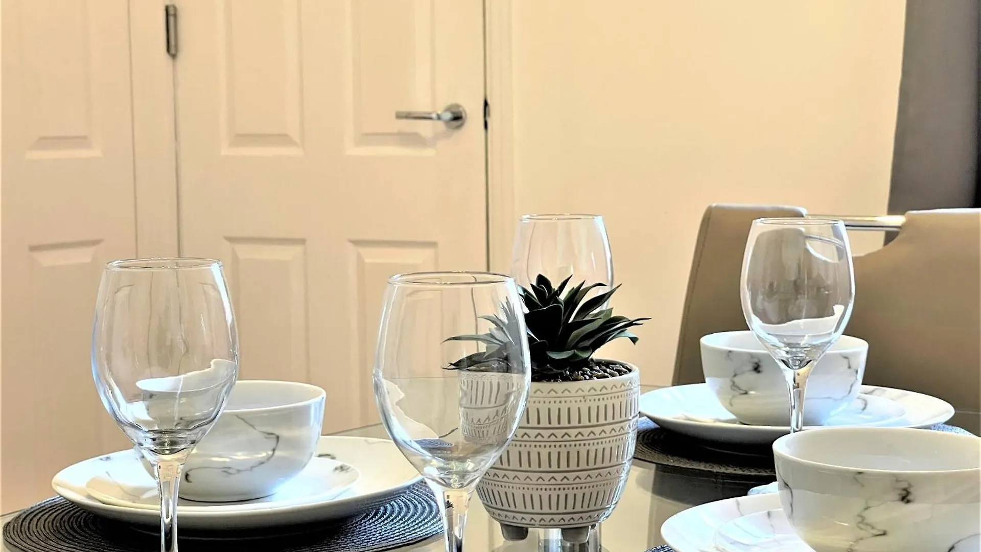 Robinhuts - 3 Bed Accommodation -Perfect For Contractors, Families & Students Kingston upon Hull Ferienhaus