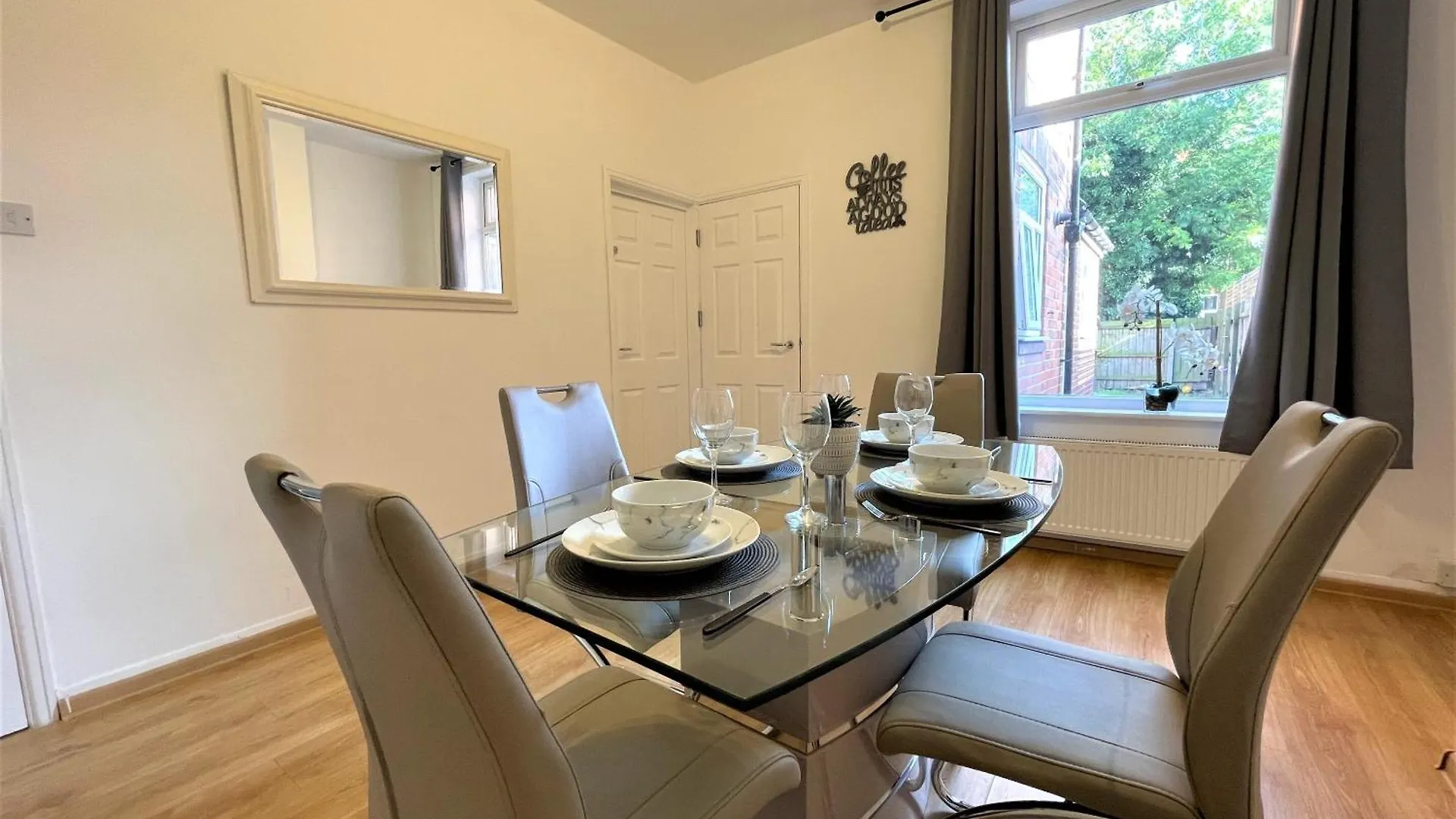 Robinhuts - 3 Bed Accommodation -Perfect For Contractors, Families & Students Kingston upon Hull Ferienhaus